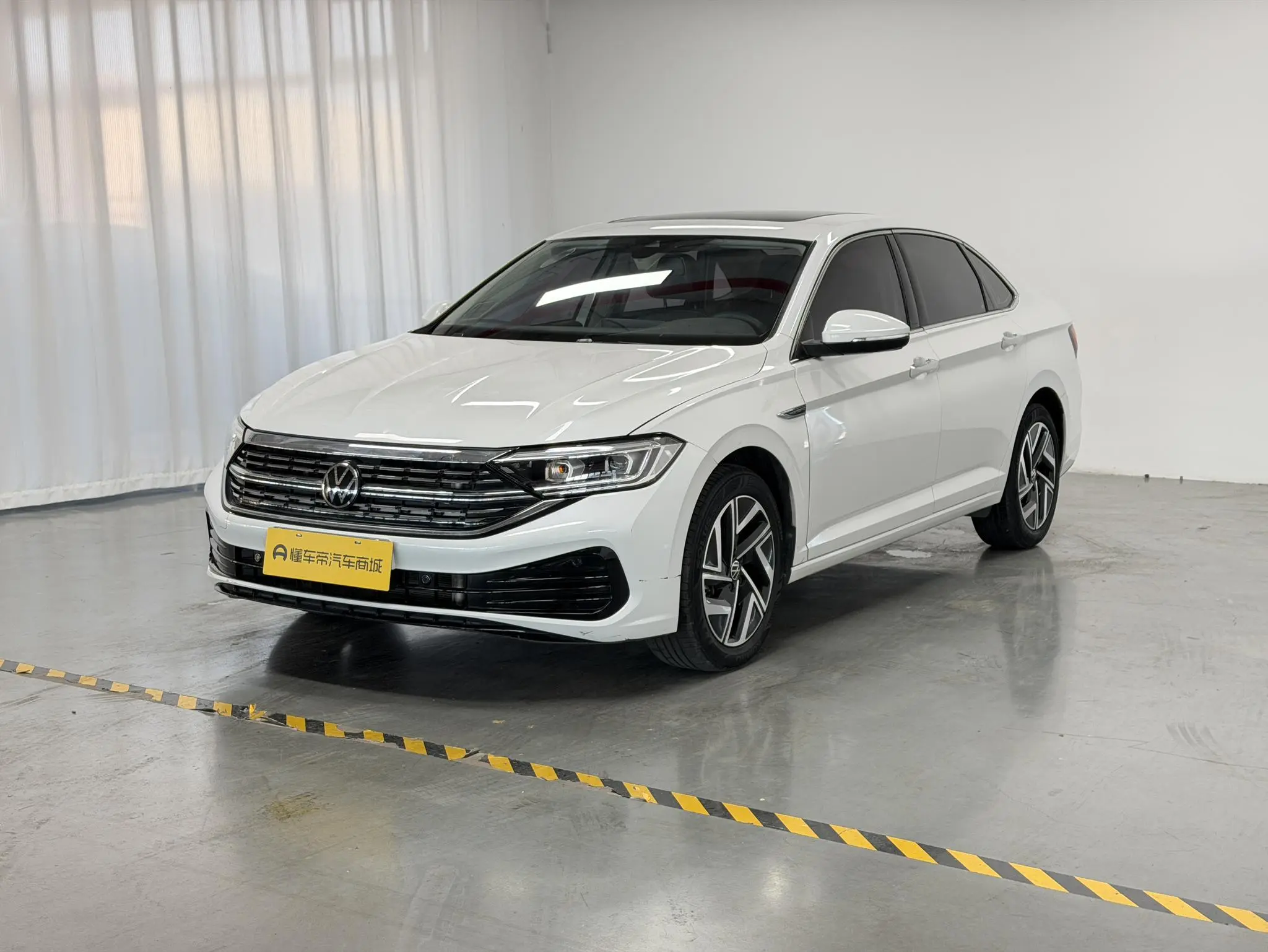 Volkswagen Sagitar 300TSI DSG Beyond Edition