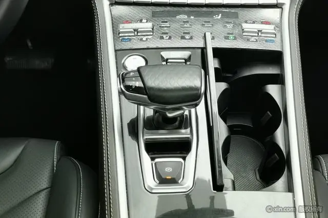 Changan Changan CS85 COUPE 1.5T dynamic version