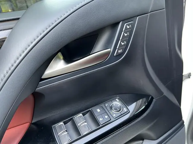 Lexus Lexus LX 570 Premium Deluxe Edition