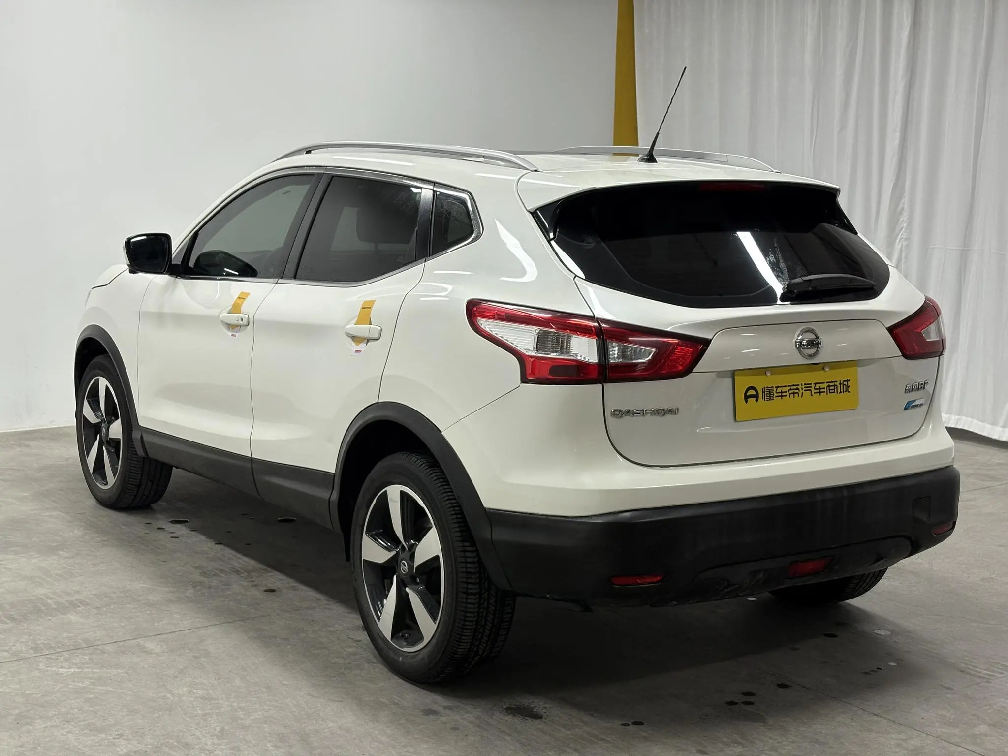 Nissan Qashqai 2.0L CVT Deluxe Edition