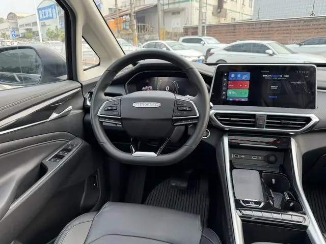 Maxus Chase G50 PLUS 1.5T automatic escort version