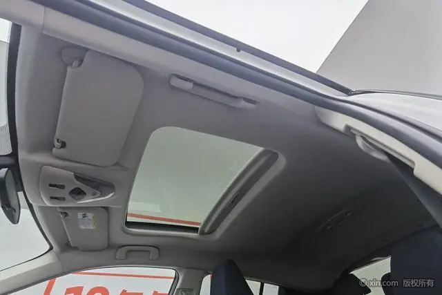 TOYOTA Toyota C-HR 2.0L Luxury Sunroof version Country VI