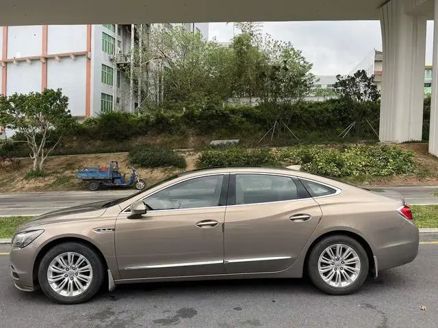 Buick Lacrosse 30H luxury