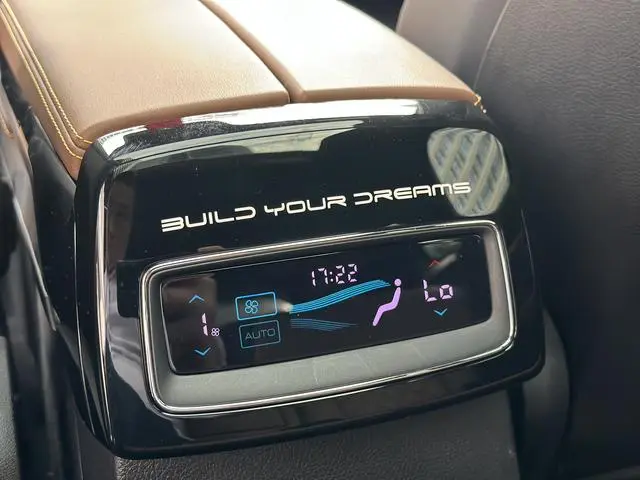 BYD Tang DM DM 2.0T four-wheel drive high-performance version of the Genesis flagship