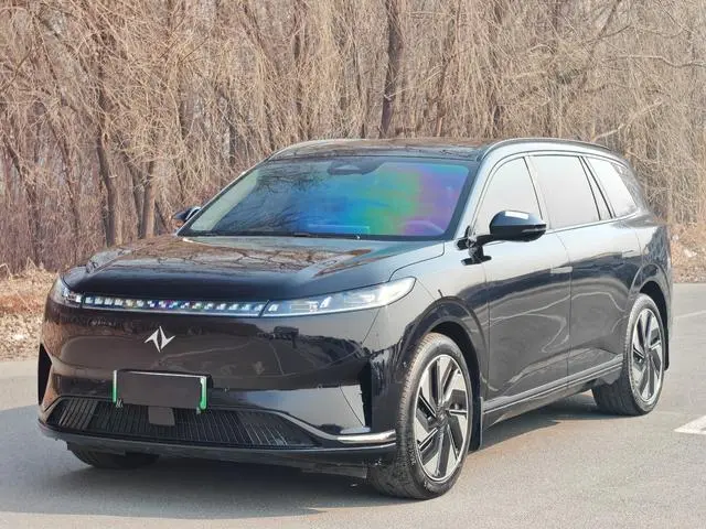 Dongfeng eπ eπ008 210Max extended range version 6 seats