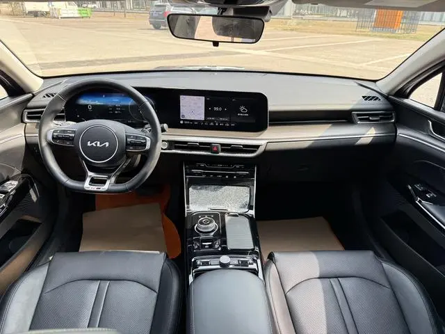 Kia Kia K5 New version of 380T GT-Line
