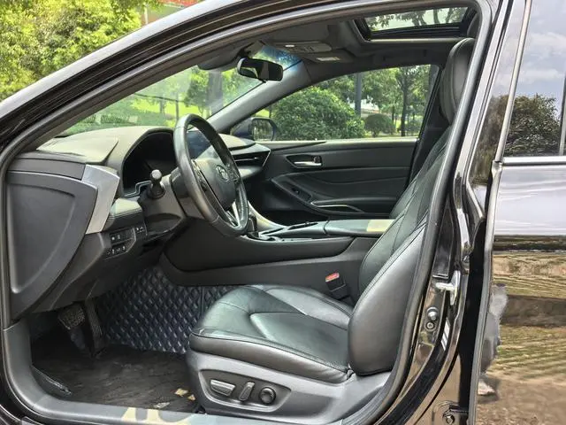 TOYOTA Asian dragon 2.0L XLE Premium Edition