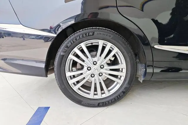 Honda Ai Lishen 2.4L Deluxe Edition