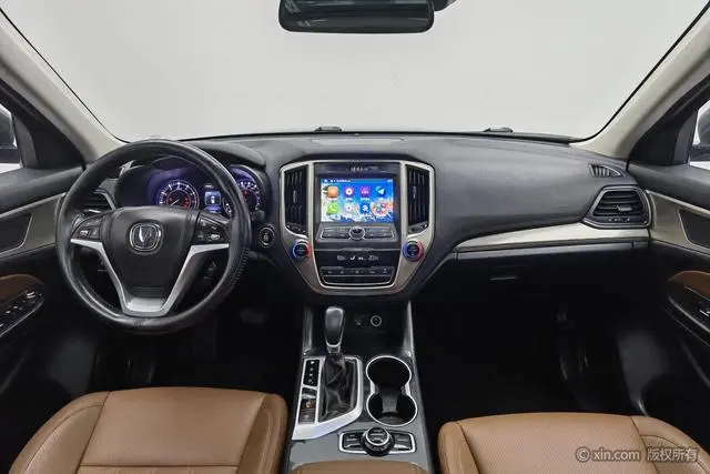 Changan Changan CS95 2.0T two-wheel drive Smart Road version