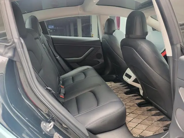 Tesla Model 3 Rear-wheel drive version