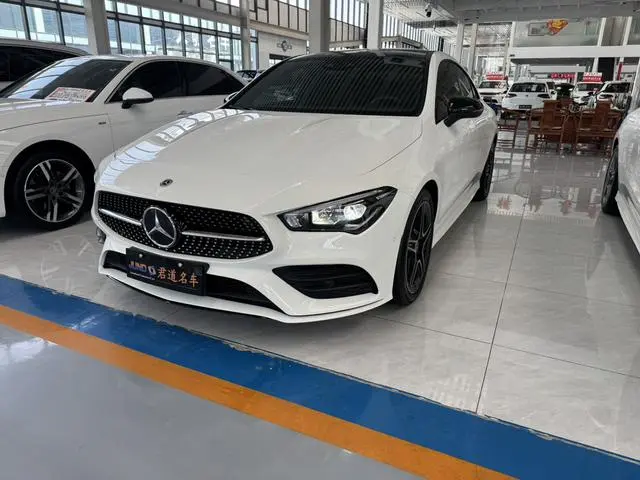 Mercedes-Benz Mercedes-Benz CLA CLA 200 4MATIC four-door coupe