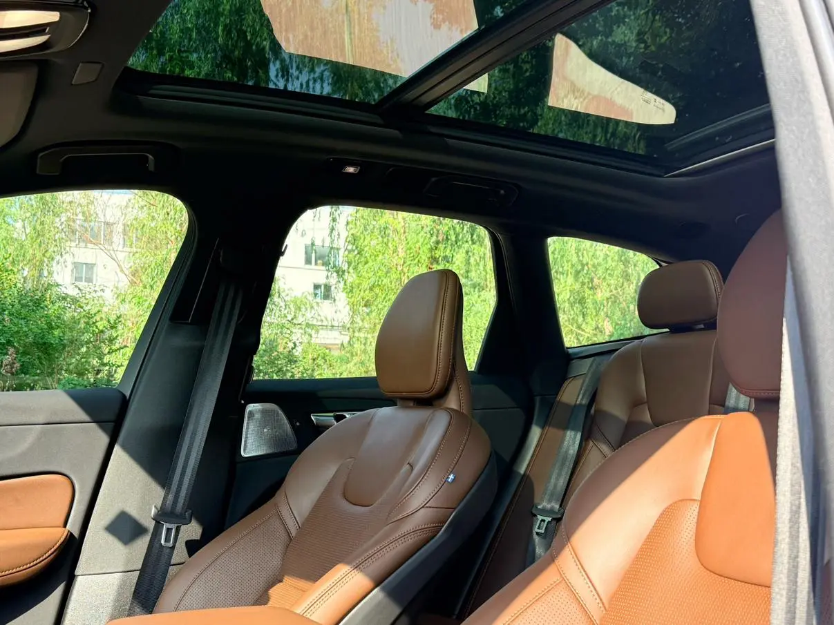 Volvo Volvo XC60 PHEV T8 four-wheel drive long battery life Zhiya Deluxe Edition