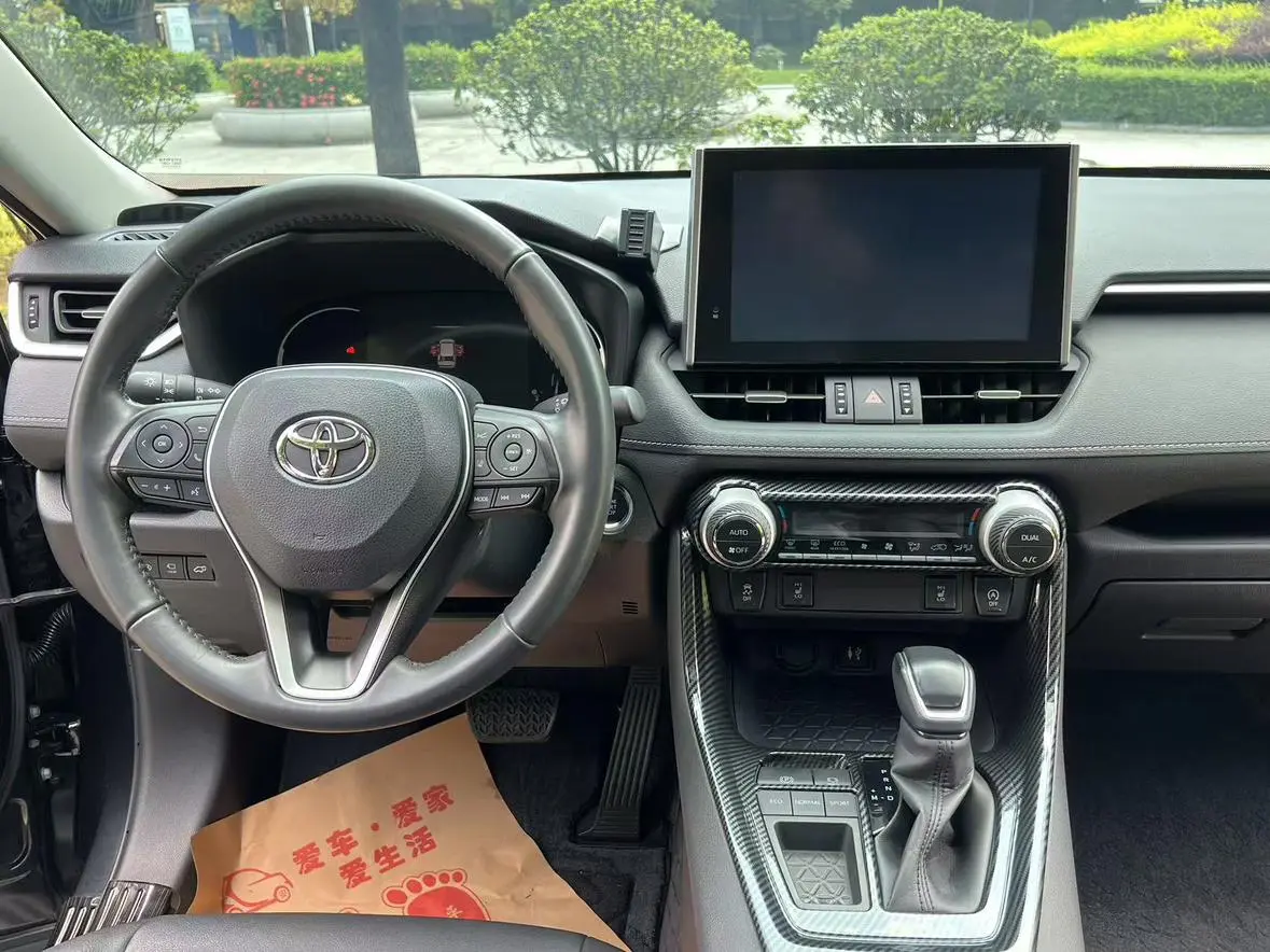 TOYOTA RAV4 Rongfang 2.0L CVT two-wheel drive fashion Plus version
