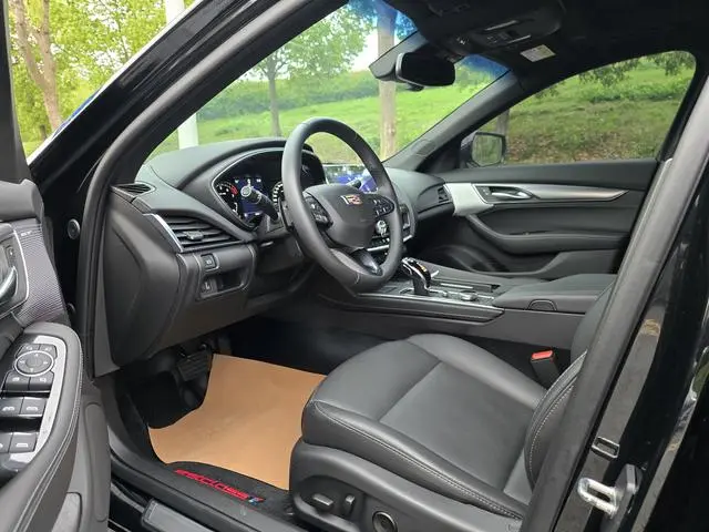 Cadillac Cadillac CT5 28T luxury