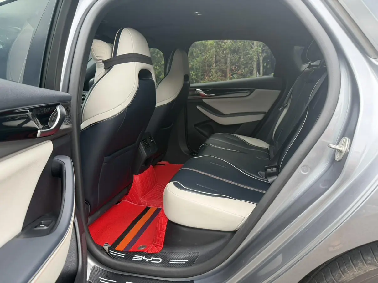 BYD Qin PLUS DM DM-i 120KM flagship type