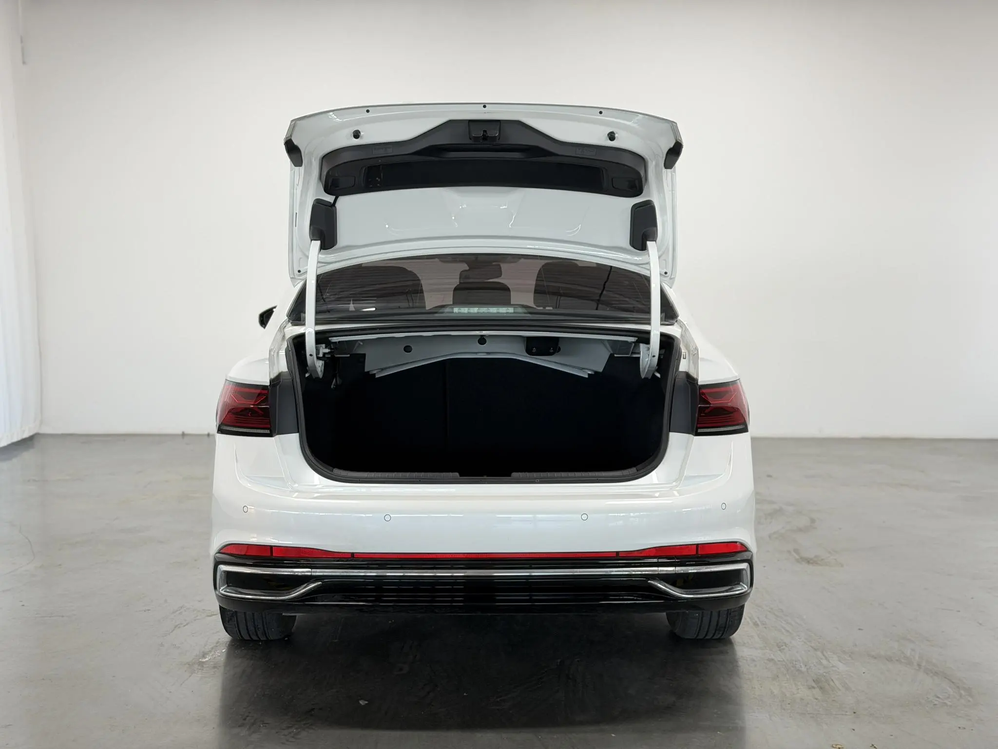 Volkswagen Sagitar 300TSI DSG Beyond Edition