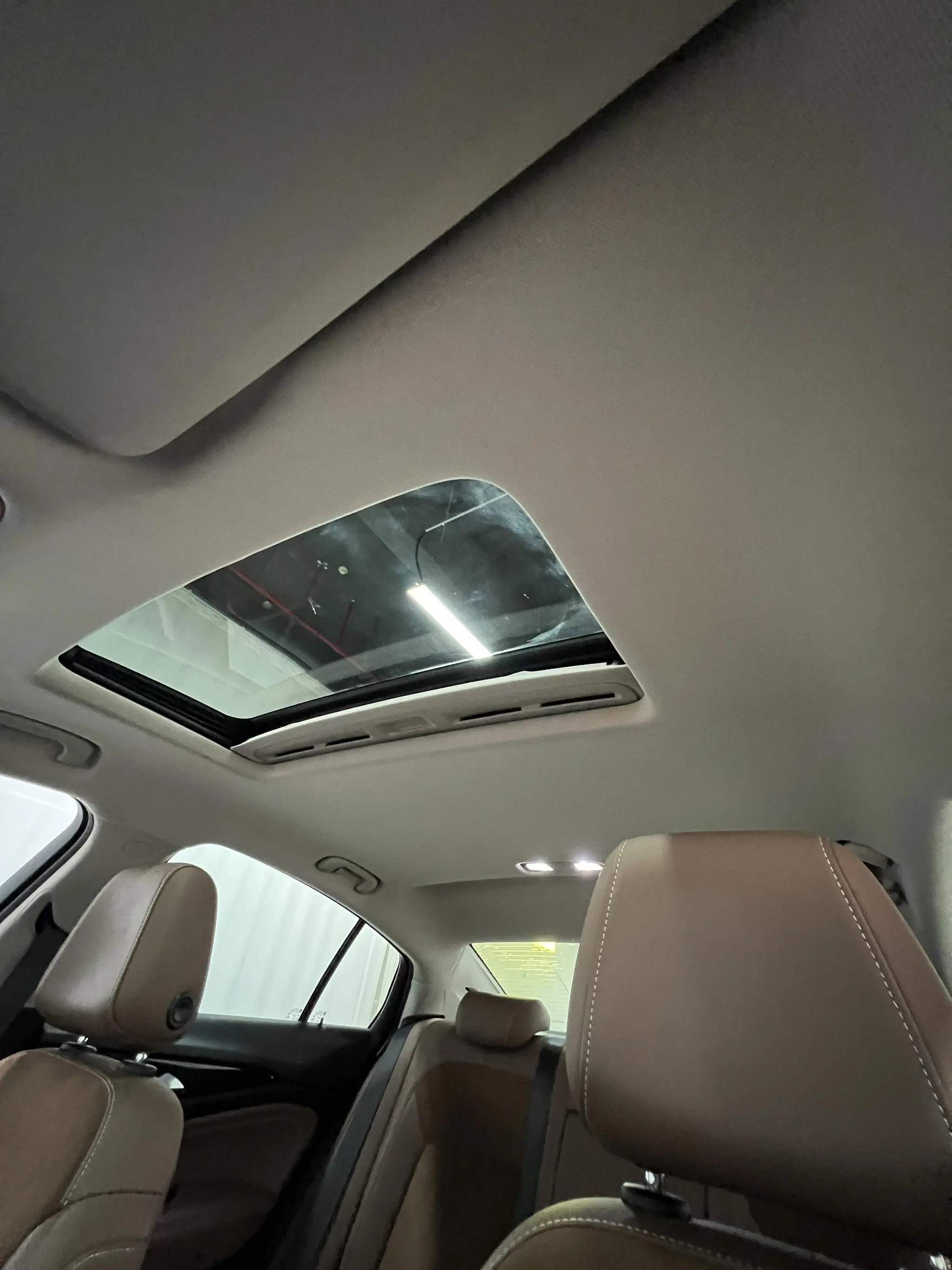 Buick Regal 20T Elite Country VI