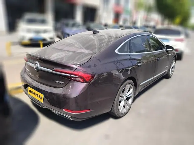 Buick Lacrosse Avenir Flagship