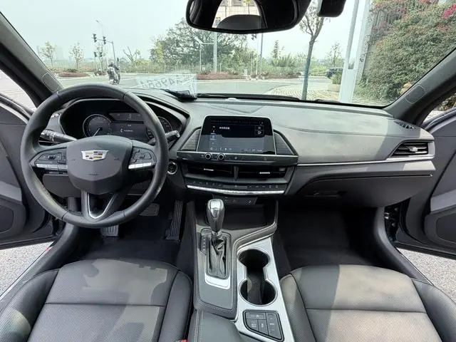 Cadillac Cadillac CT4 28T luxury