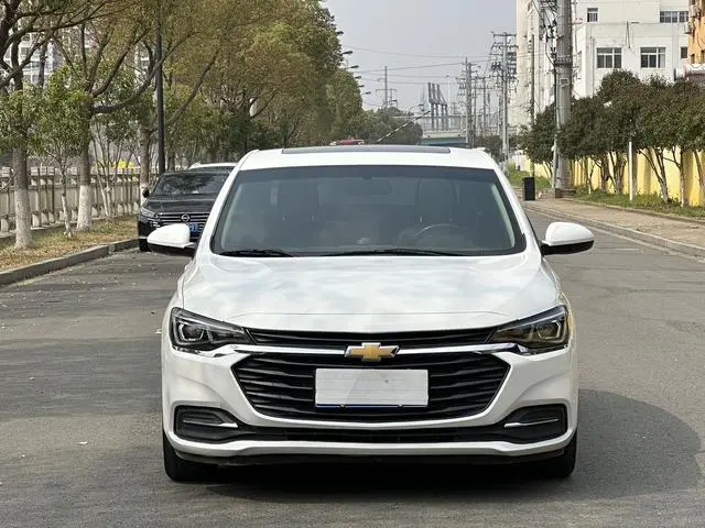 Chevrolet Cruze 320 automatic Enjoy Skylight version