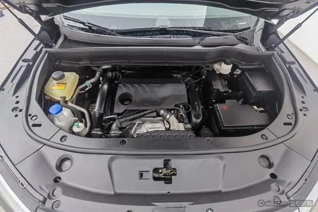 Dongfeng Fengshen Dongfeng Fengshen AX7 PRO 1.6T Automatic Smart Version
