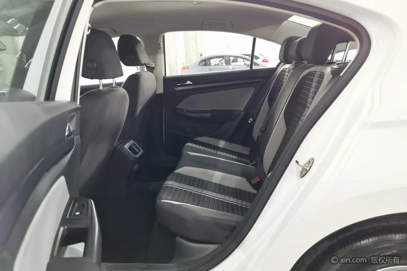 Volkswagen Bora 200TSI DSG Smooth Version