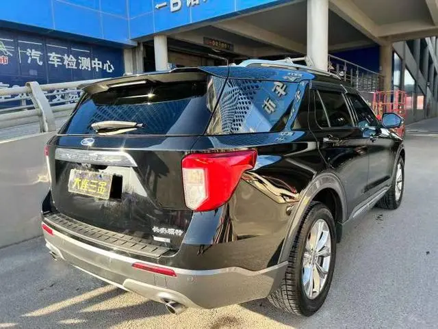 Ford Explorer EcoBoost 285 four-wheel drive fashion version 6 seats