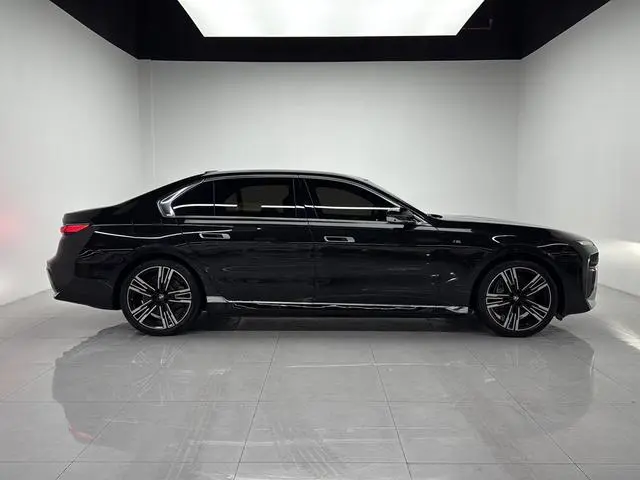BMW BMW i7 eDrive50L Exclusive M Sports Suit