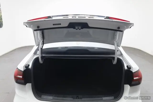 Roewe Roewe i5 1.5L CVT Diamond Edition