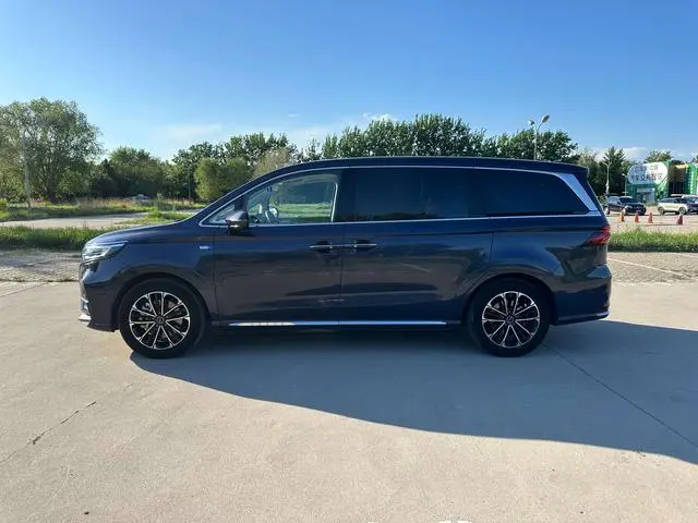 Roewe Roewe iMAX8 400TGI Supreme Series Extreme Edition
