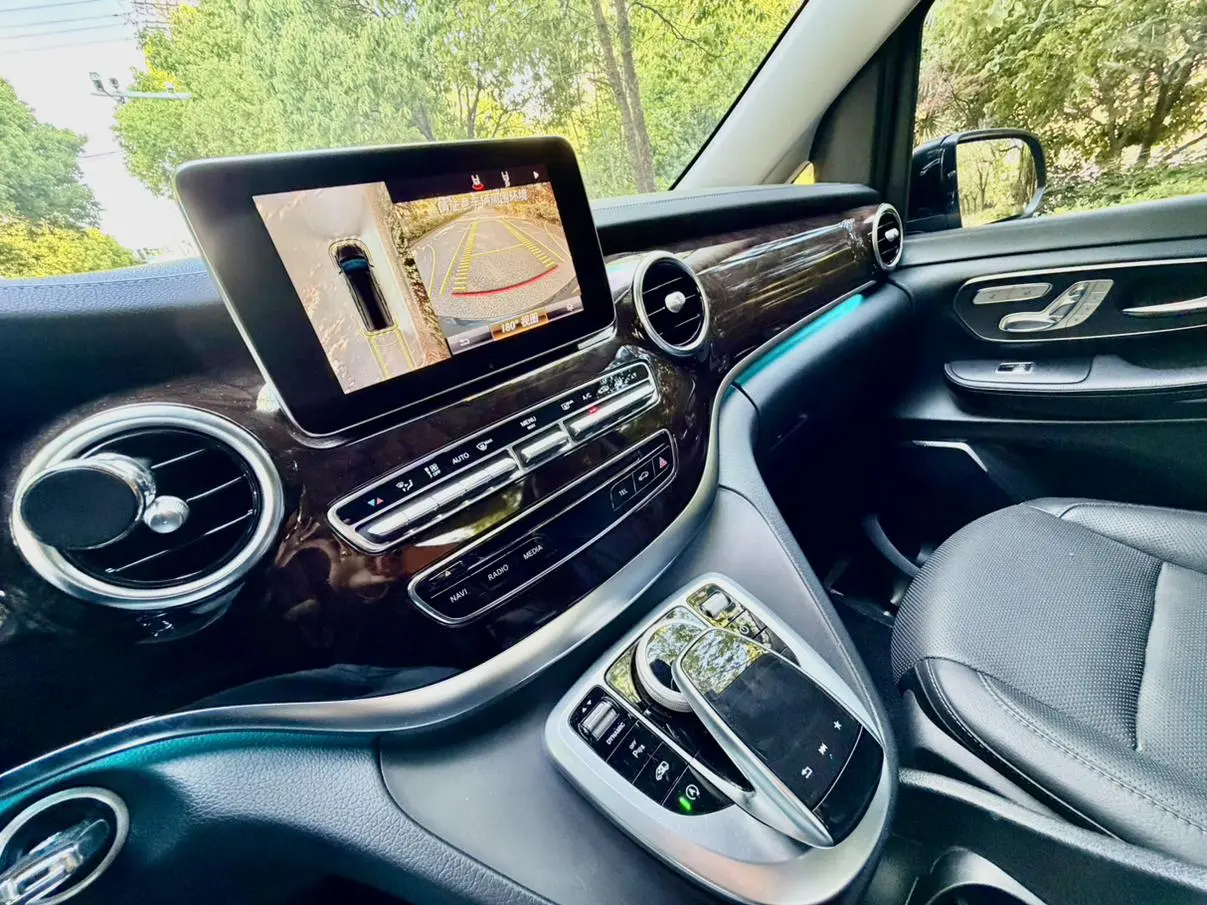 Mercedes-Benz Mercedes-Benz V-class V 260 L Premium Extended Version Country VI