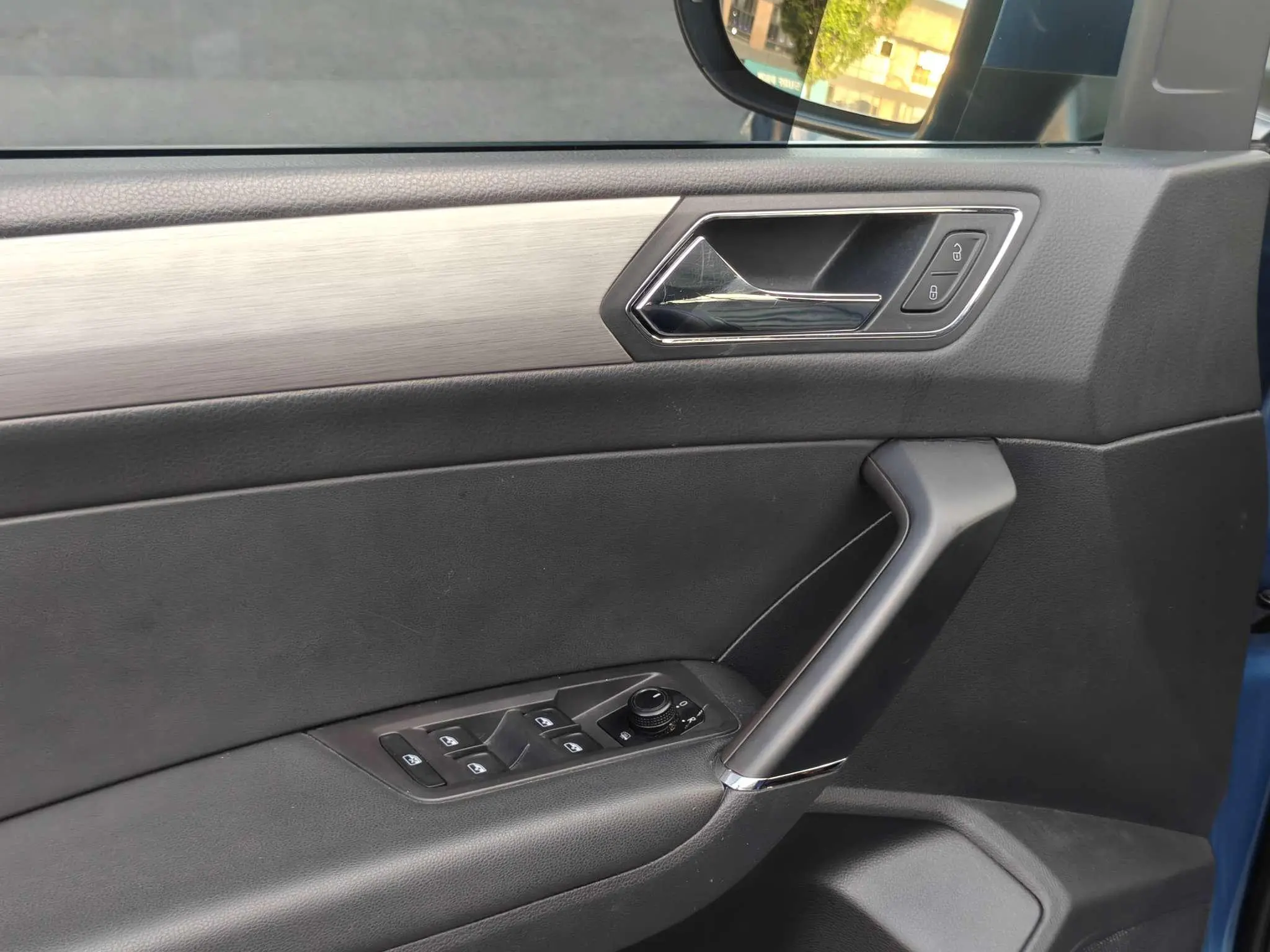 Volkswagen Touran L 280TSI Automatic Shuya Version