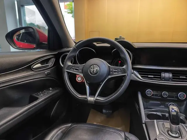 Alfa Romeo Stelvio 2.0T 200HP Elite Edition