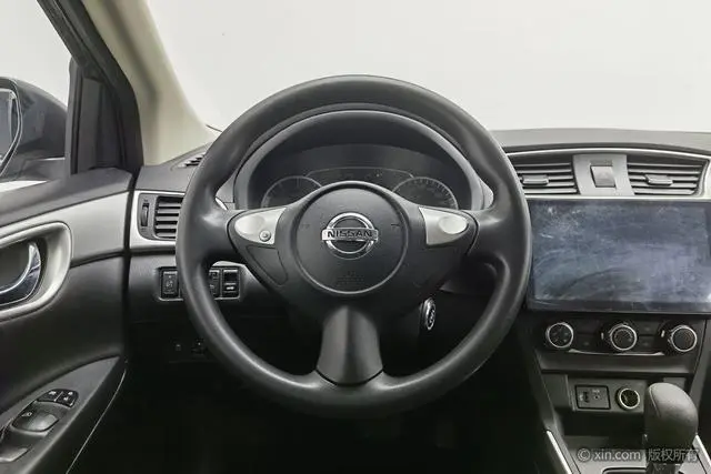 Nissan Xuan Yi Classic 1.6 XE CVT Comfort Edition
