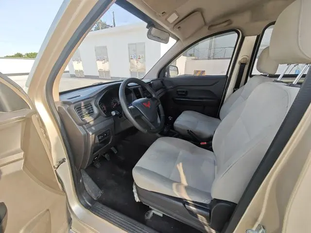 Wuling Wuling Hongguang V 1.5L manual power-up version