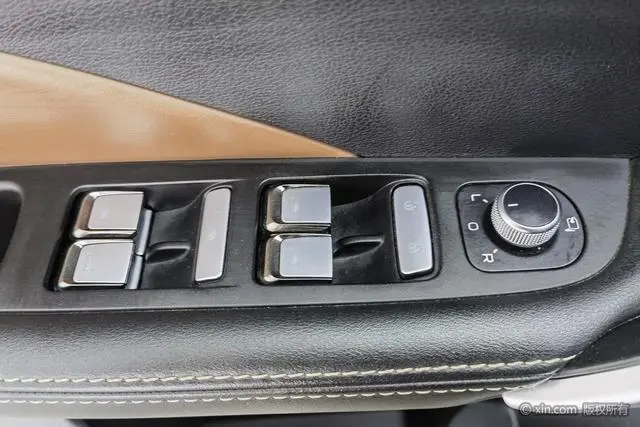 Geely Binyue 260T DCT Ranger Country VI