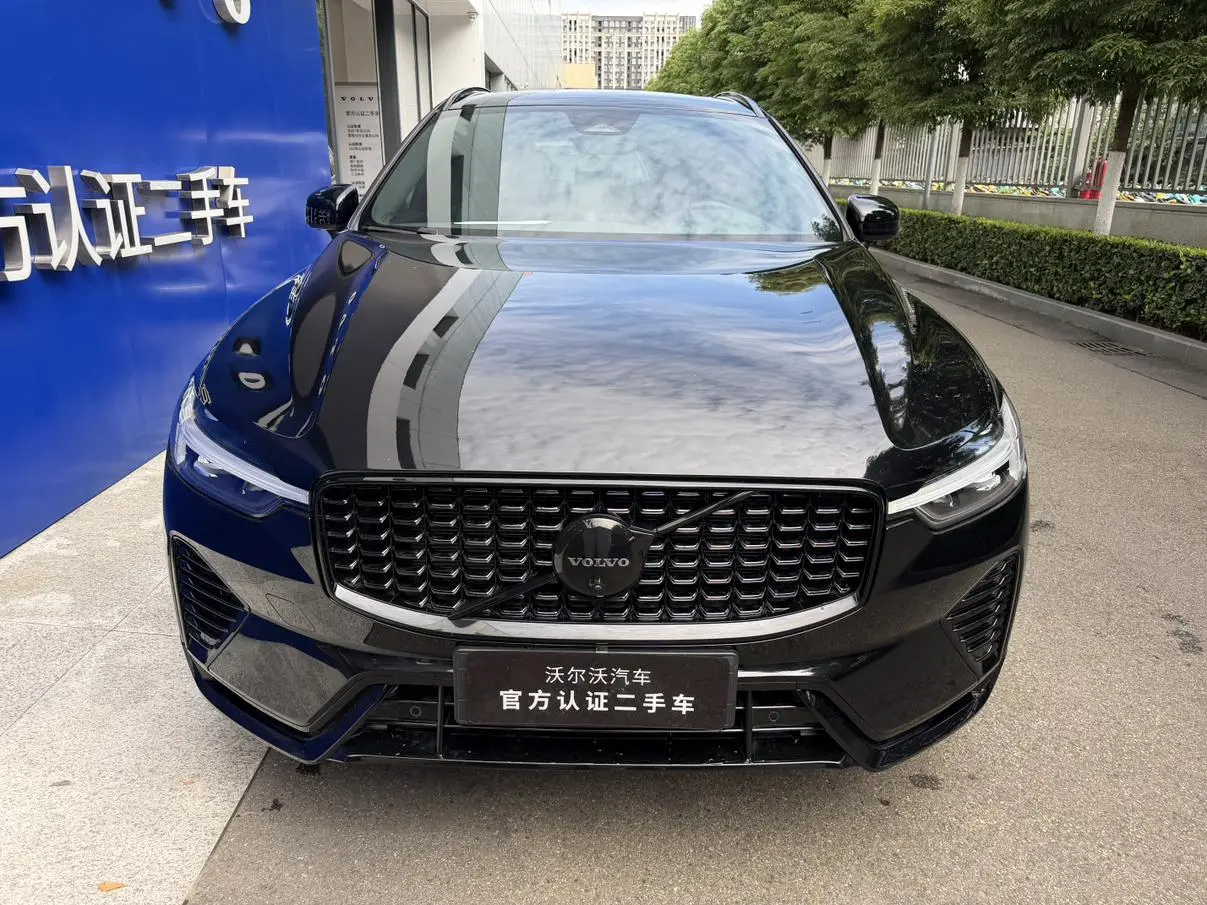 Volvo Volvo XC60 PHEV T8 four-wheel drive long battery life Zhiyuan Extreme night black version