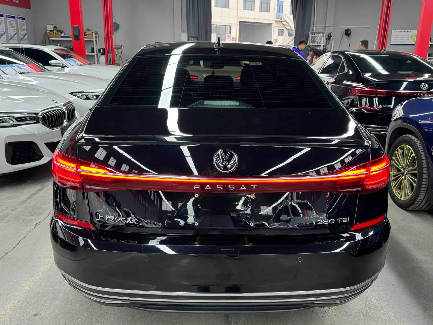 Volkswagen Passat 380TSI Deluxe Edition