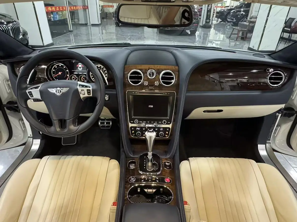 Bentley Continental 4.0T GT V8 Standard Edition