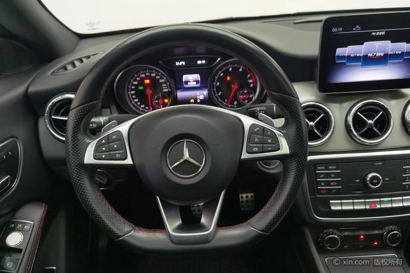 Mercedes-Benz Mercedes-Benz CLA CLA 220 4MATIC