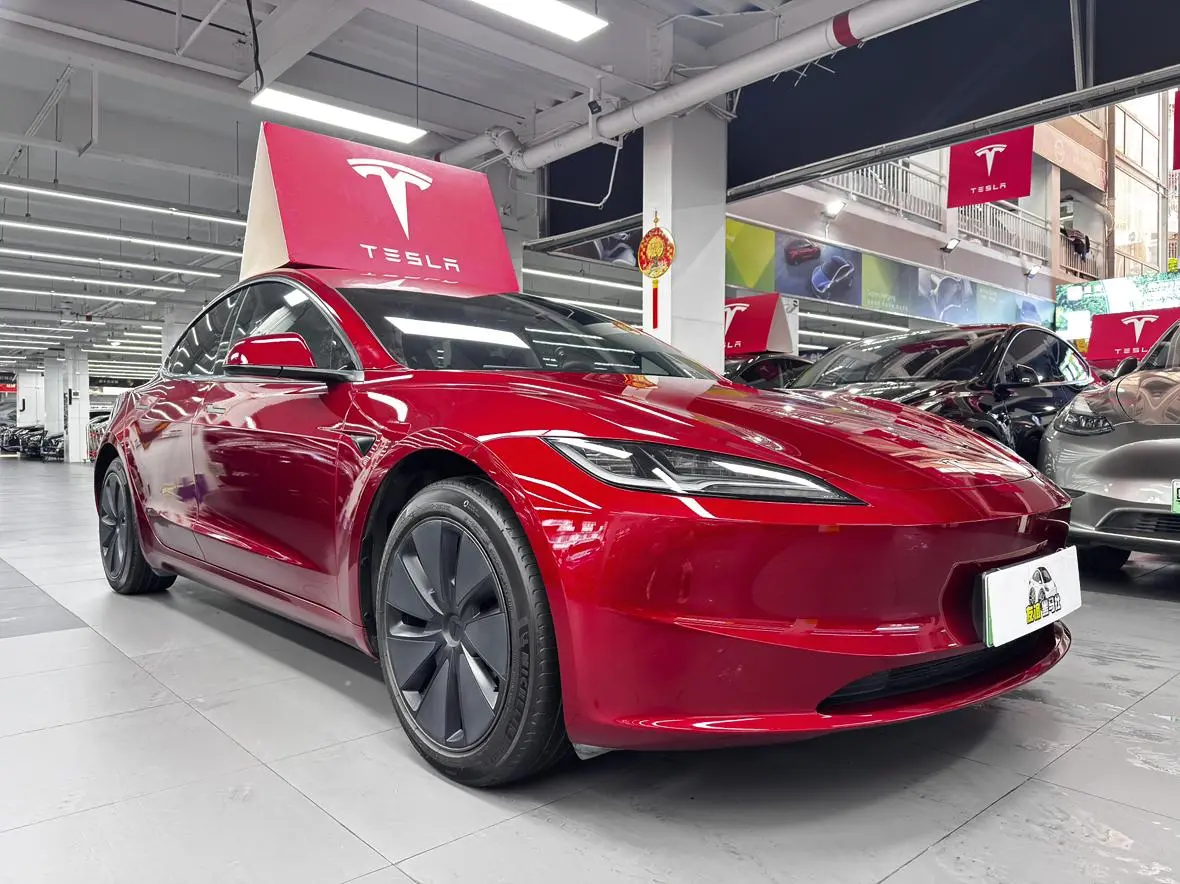 Tesla Model 3 Rear-wheel drive version