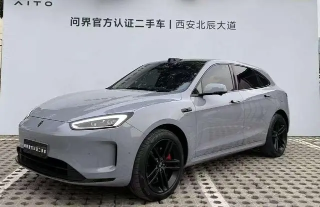 AITO Ask the world M5 Extended range Max RS four-wheel drive high-end smart driving version