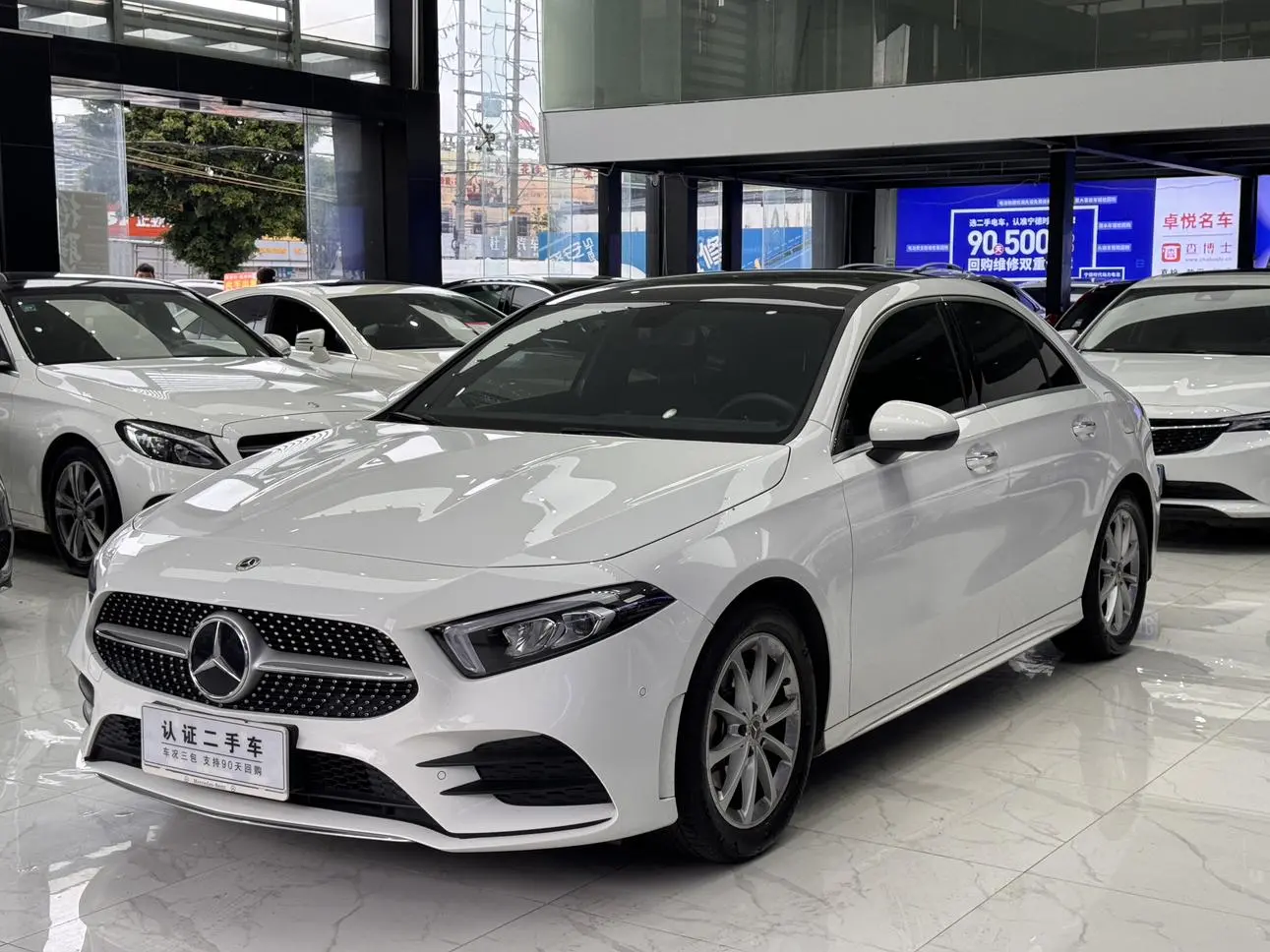 Mercedes-Benz Mercedes-Benz A-class Facelift A 200 L sports sedan dynamic type