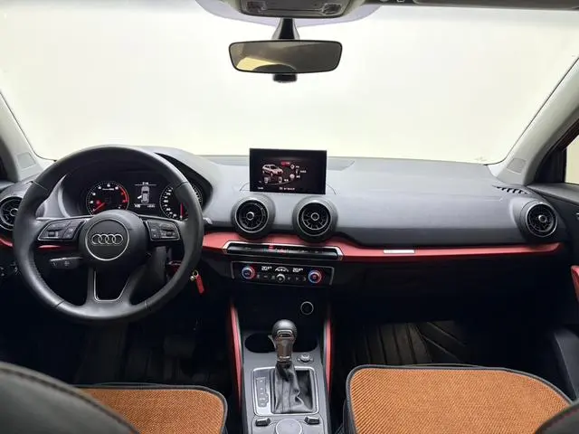 Audi Audi Q2L 35TFSI fashion dynamic country VI