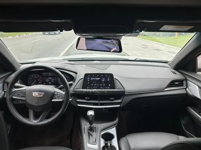 Cadillac Cadillac CT4 25T luxury