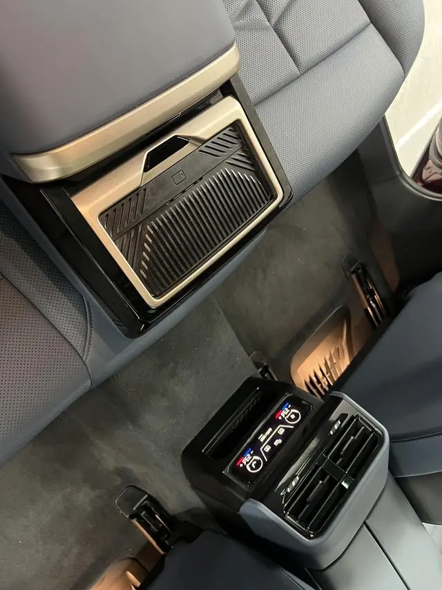 BMW BMW i5 eDrive35L Exclusive M Sports Suit