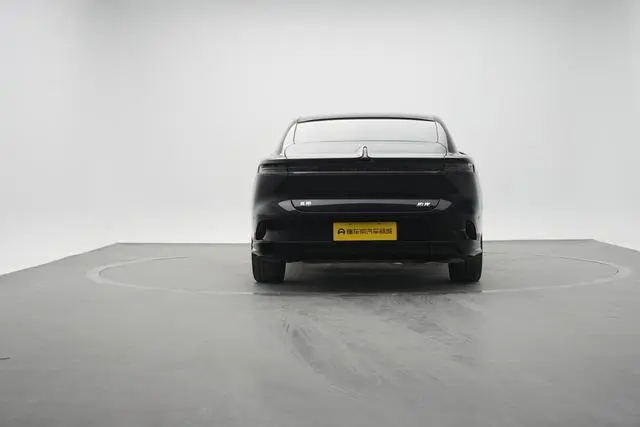 VOYAH Lantu chasing light PHEV Ultra-long battery life, four-wheel drive ultimate edition