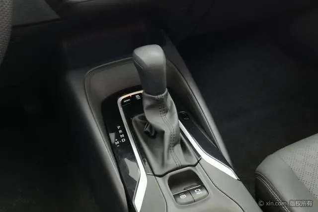 TOYOTA Asian lion 2.0L Premium Edition