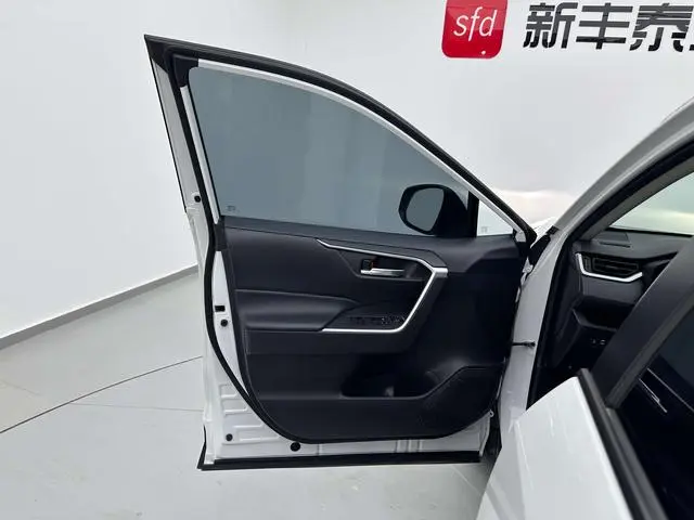 TOYOTA RAV4 Rongfang Dual engine 2.5L CVT two-wheel drive Elite edition