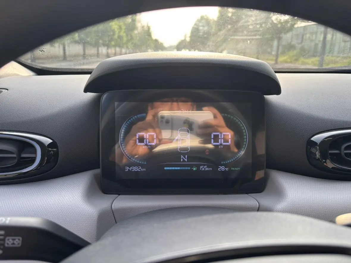 Leapmotor Zero run T03 Agate version